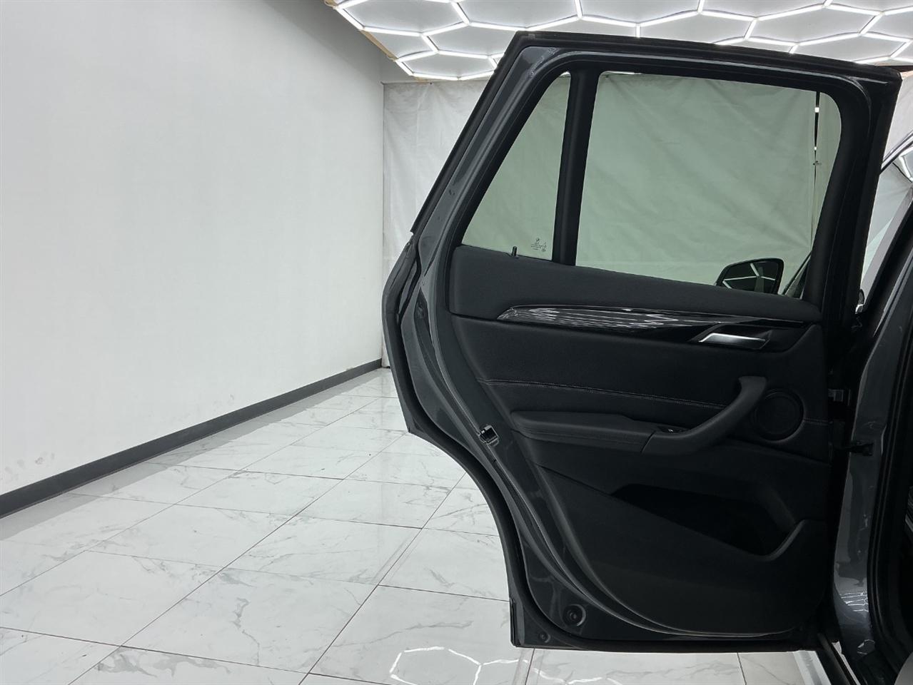 BMW X1 xDrive28i Sports Activity Vehicle 2018