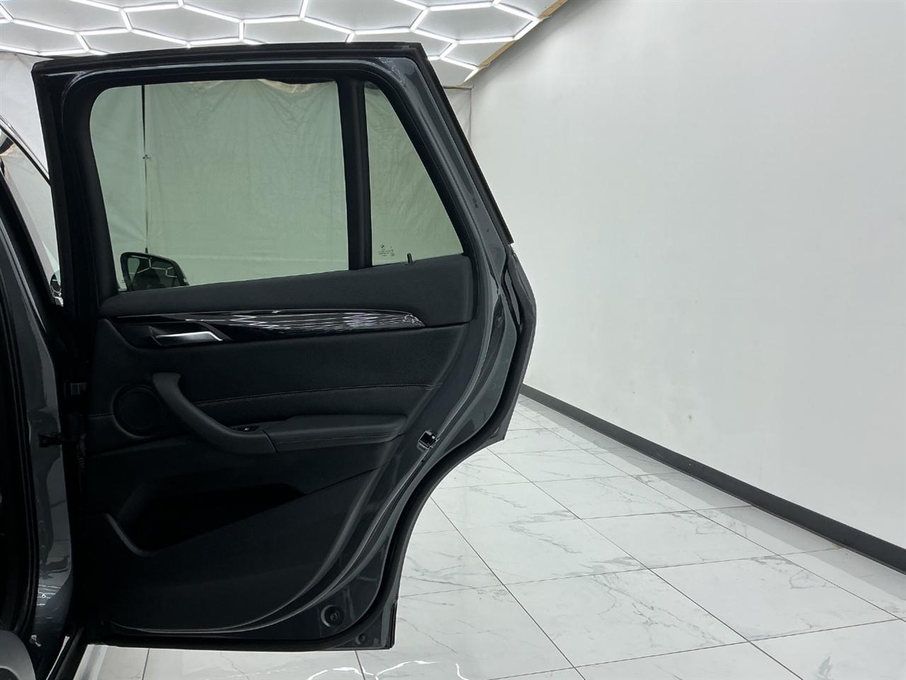 BMW X1 xDrive28i Sports Activity Vehicle 2018