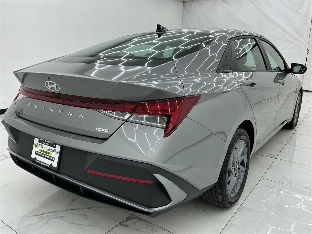 Hyundai Elantra Hybrid Blue DCT 2024