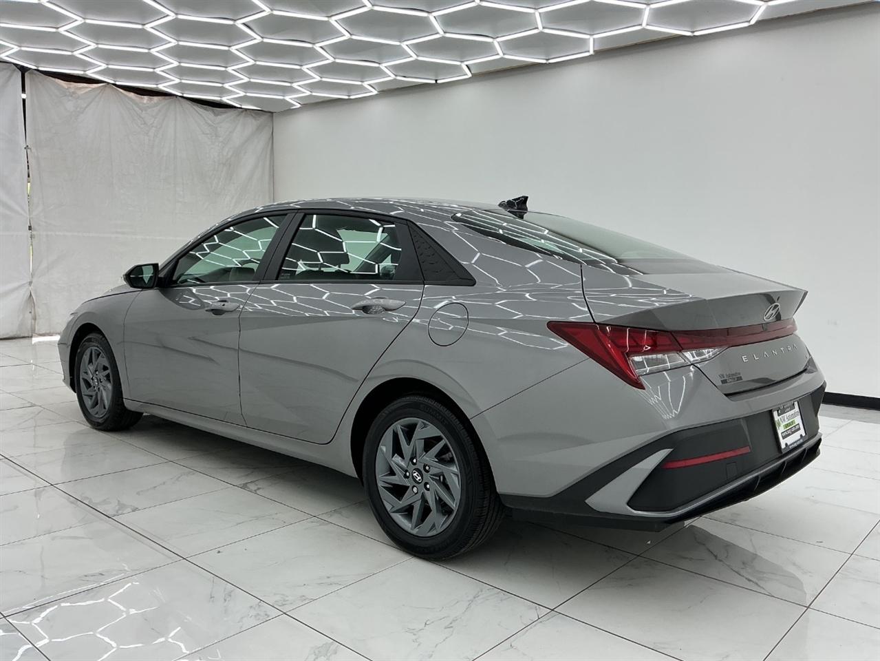 Hyundai Elantra Hybrid Blue DCT 2024