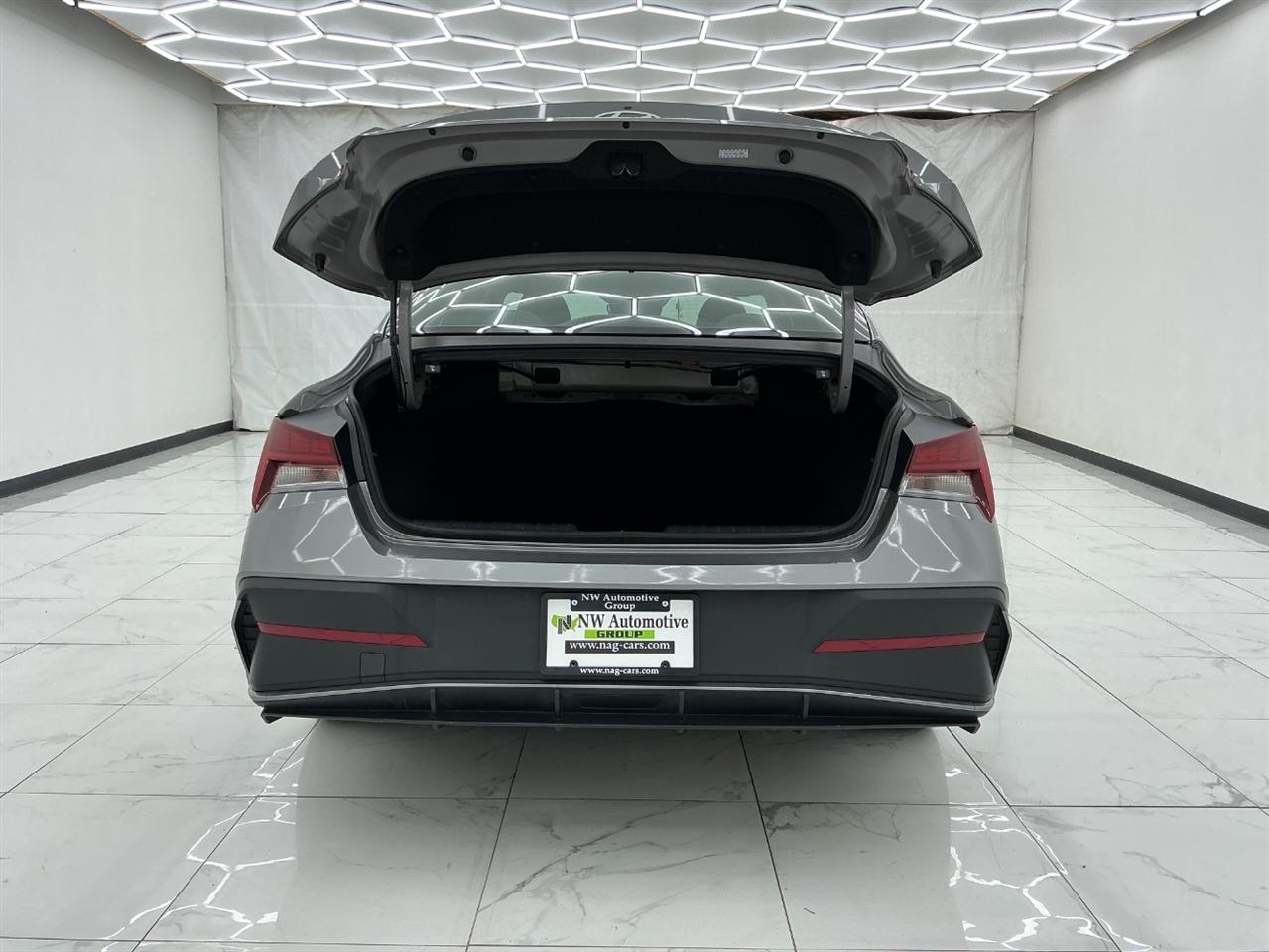 Hyundai Elantra Hybrid Blue DCT 2024