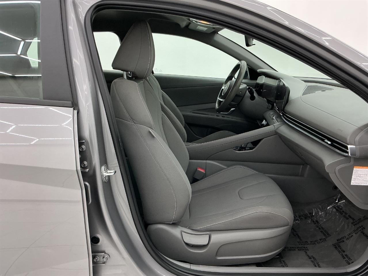 Hyundai Elantra Hybrid Blue DCT 2024