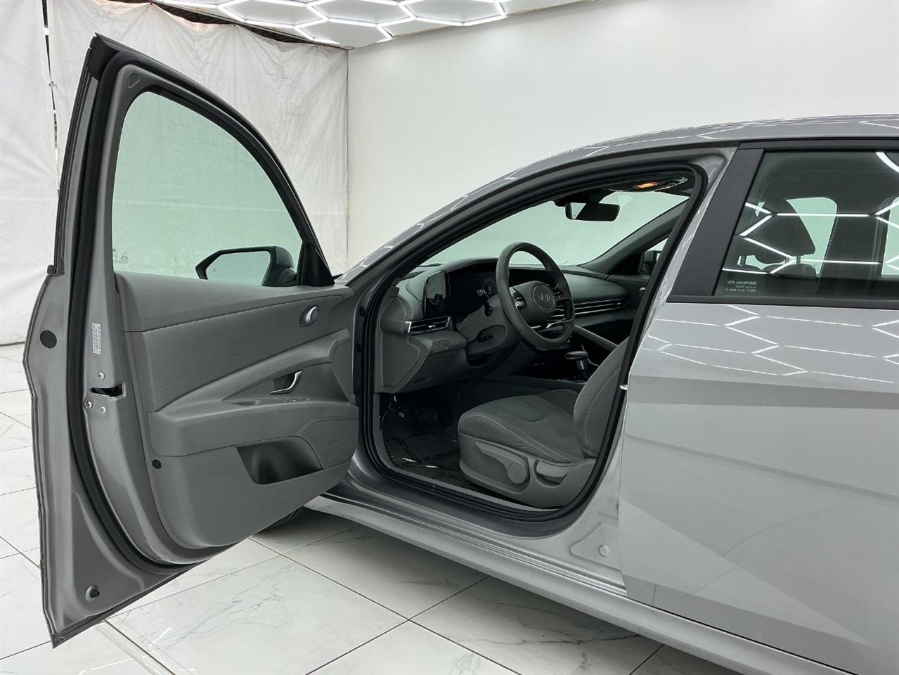 Hyundai Elantra Hybrid Blue DCT 2024