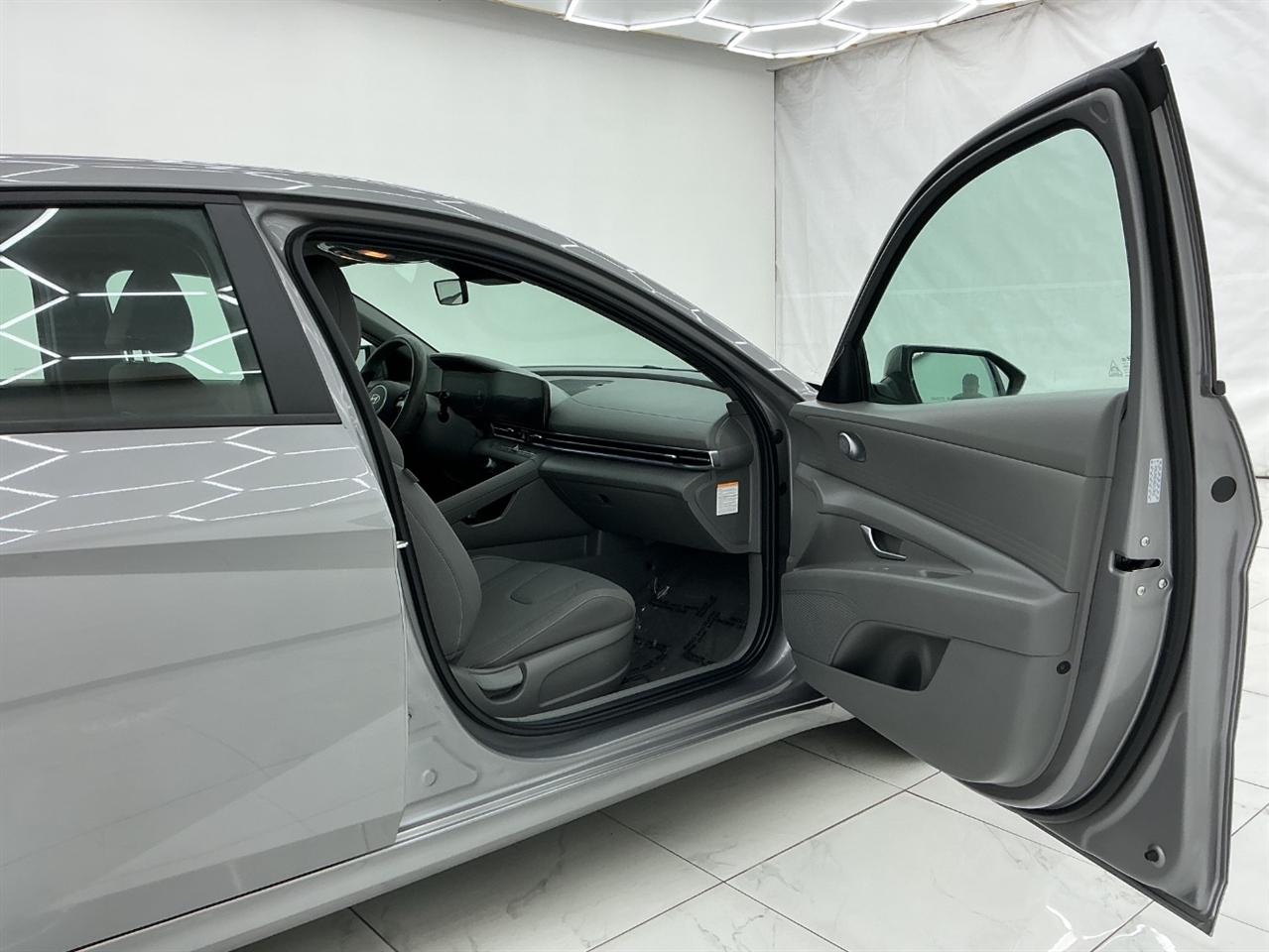 Hyundai Elantra Hybrid Blue DCT 2024