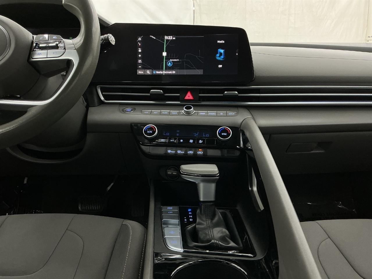 Hyundai Elantra Hybrid Blue DCT 2024