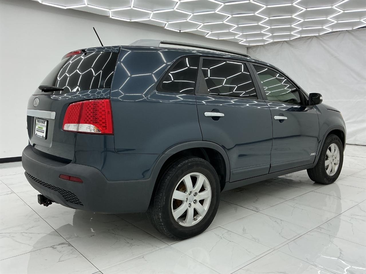 Kia Sorento AWD 4dr V6 LX 2011