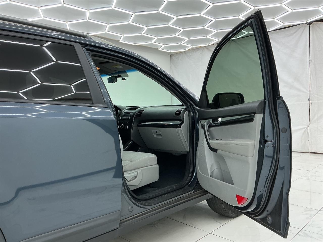 Kia Sorento AWD 4dr V6 LX 2011