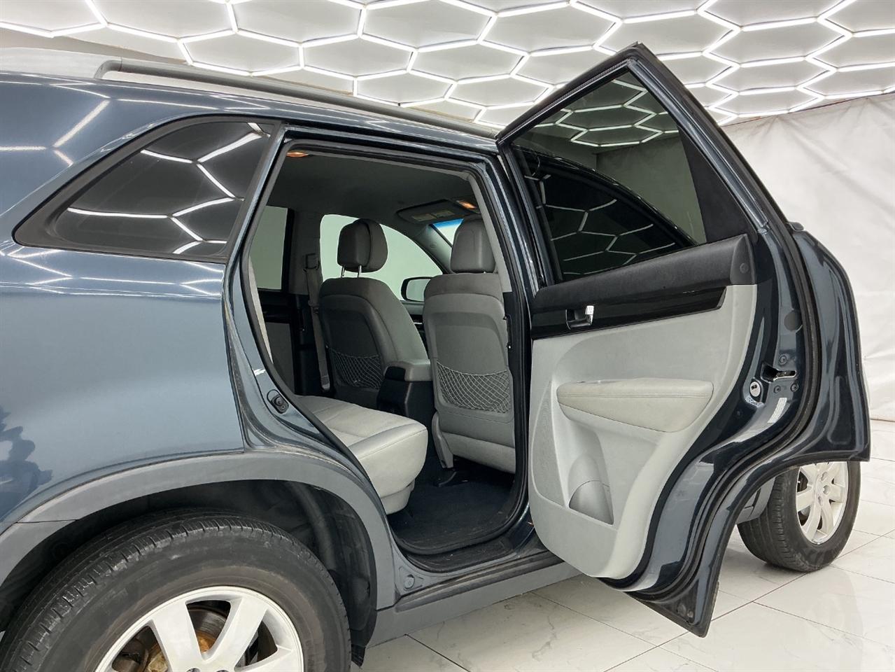 Kia Sorento AWD 4dr V6 LX 2011