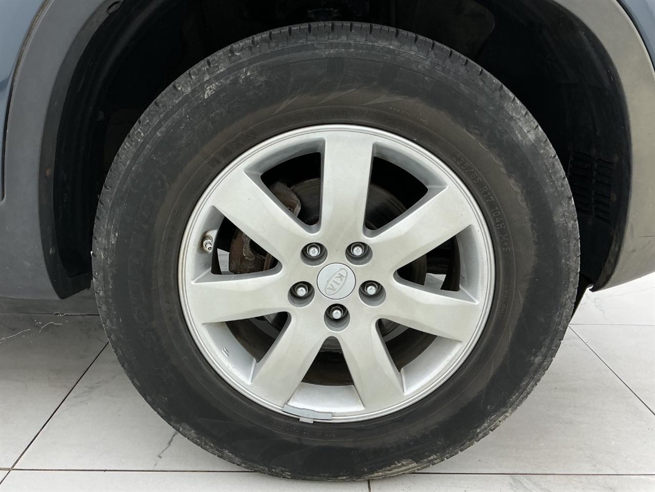 Kia Sorento AWD 4dr V6 LX 2011
