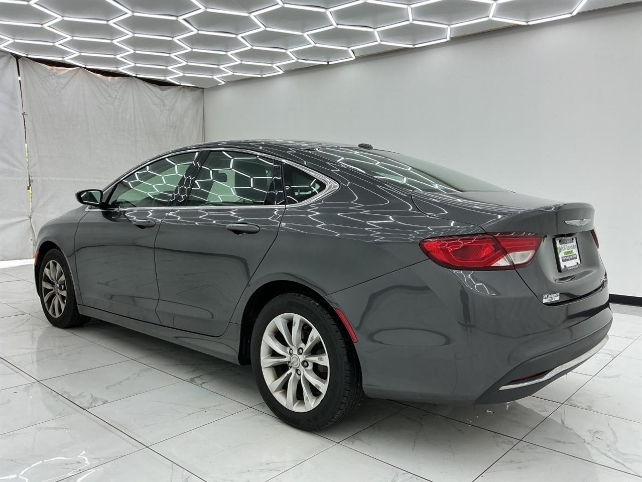 Chrysler 200 4dr Sdn C FWD 2015