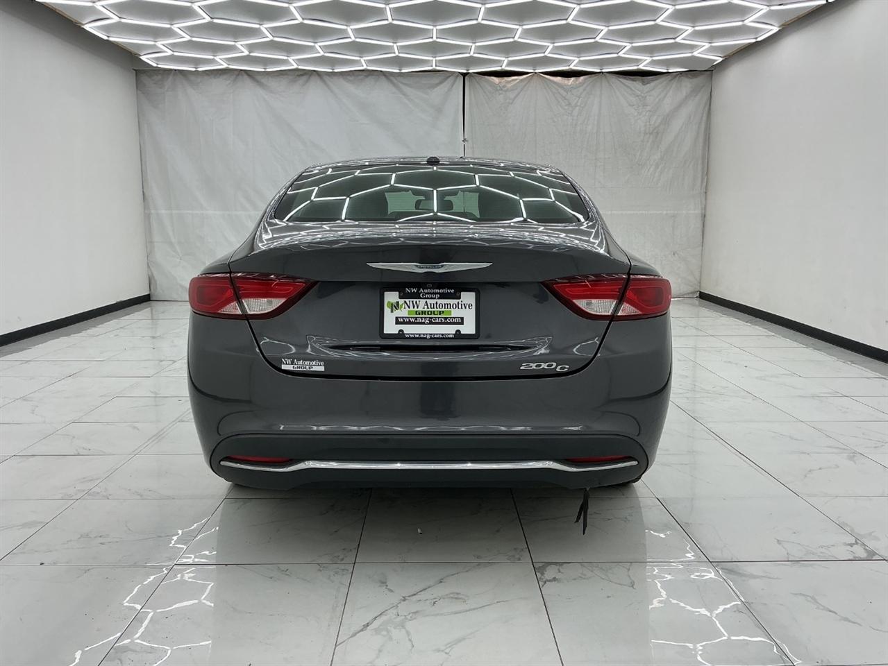 Chrysler 200 4dr Sdn C FWD 2015