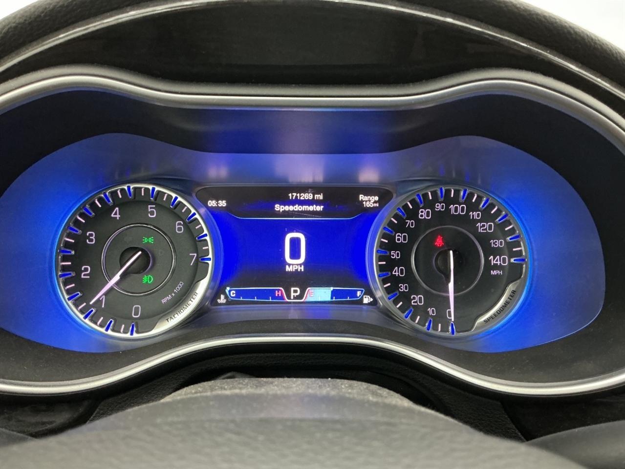 Chrysler 200 4dr Sdn C FWD 2015