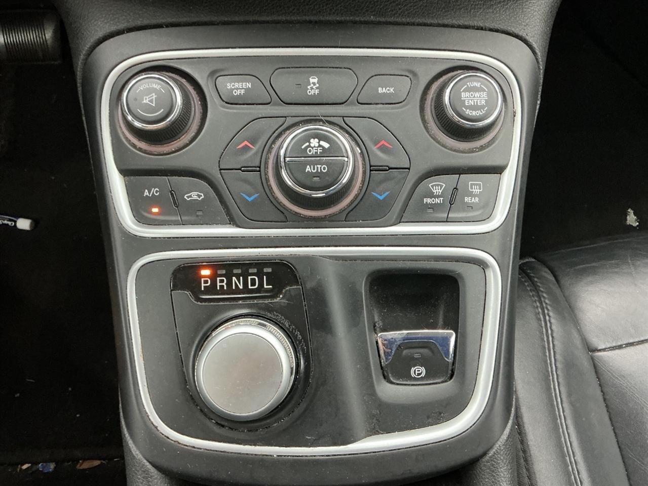 Chrysler 200 4dr Sdn C FWD 2015