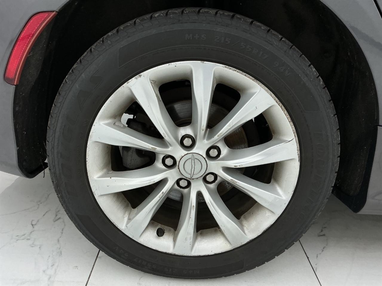 Chrysler 200 4dr Sdn C FWD 2015