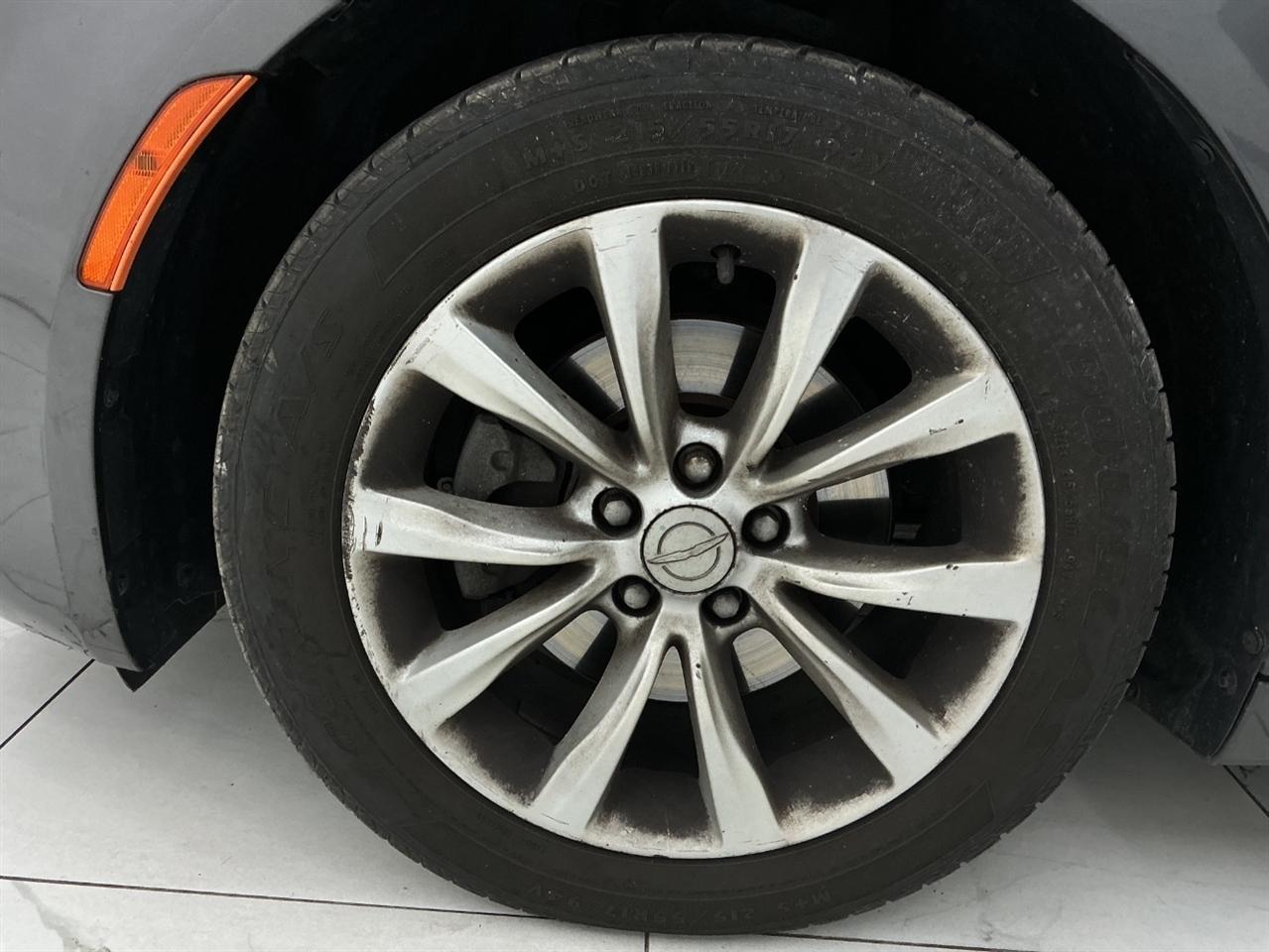 Chrysler 200 4dr Sdn C FWD 2015