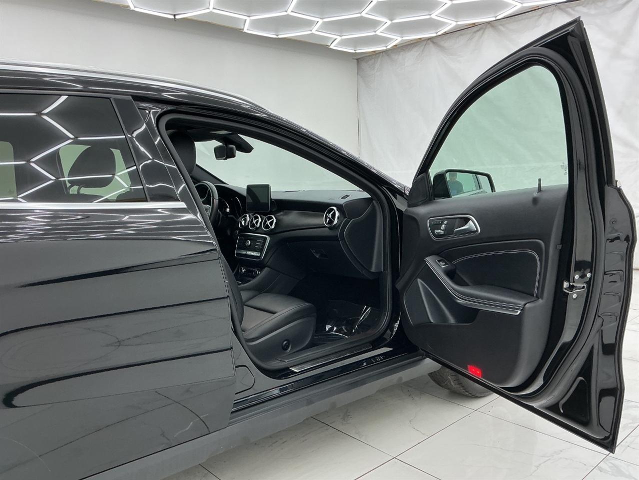 Mercedes-Benz GLA GLA 250 4MATIC SUV 2018