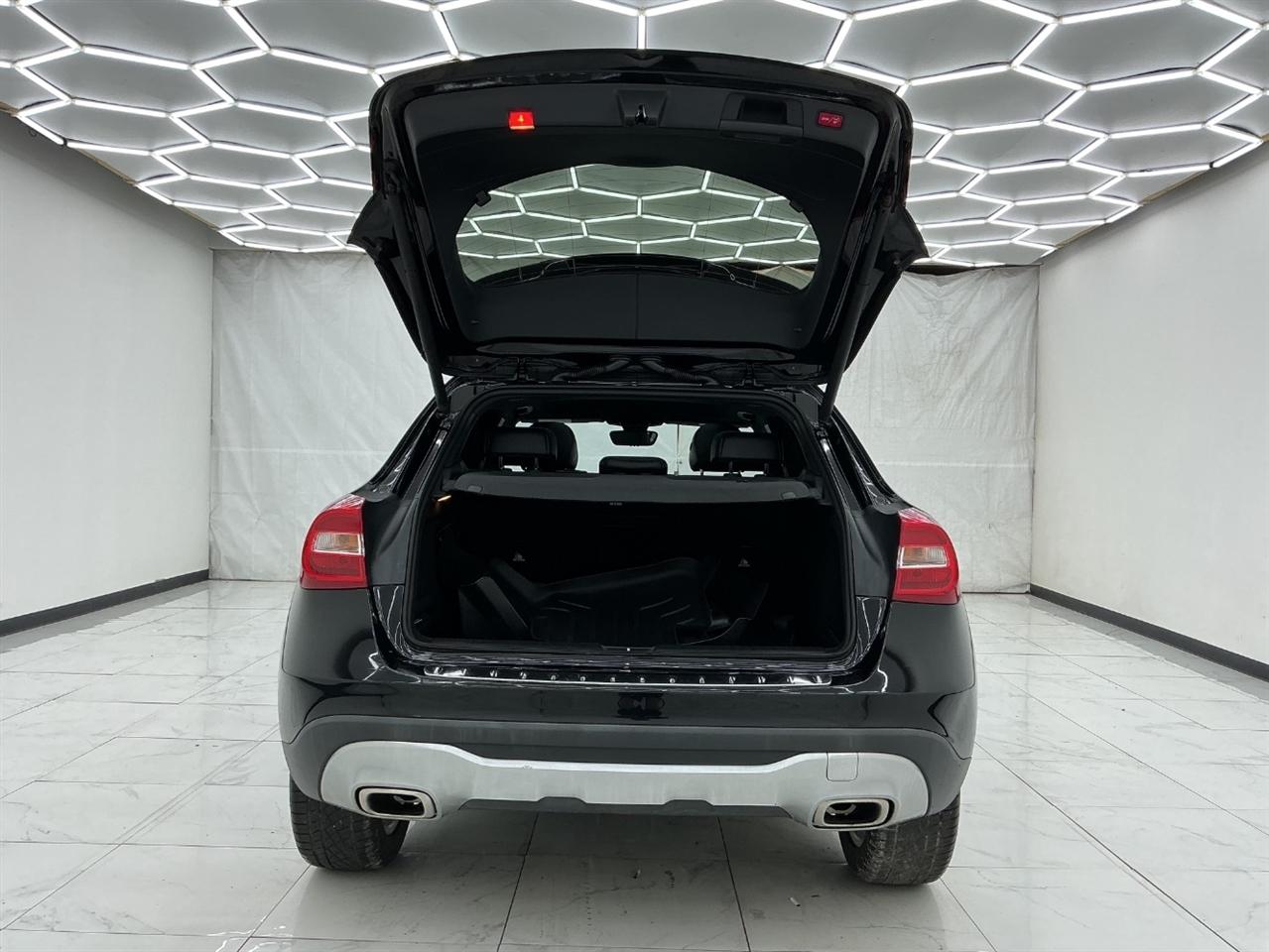 Mercedes-Benz GLA GLA 250 4MATIC SUV 2018