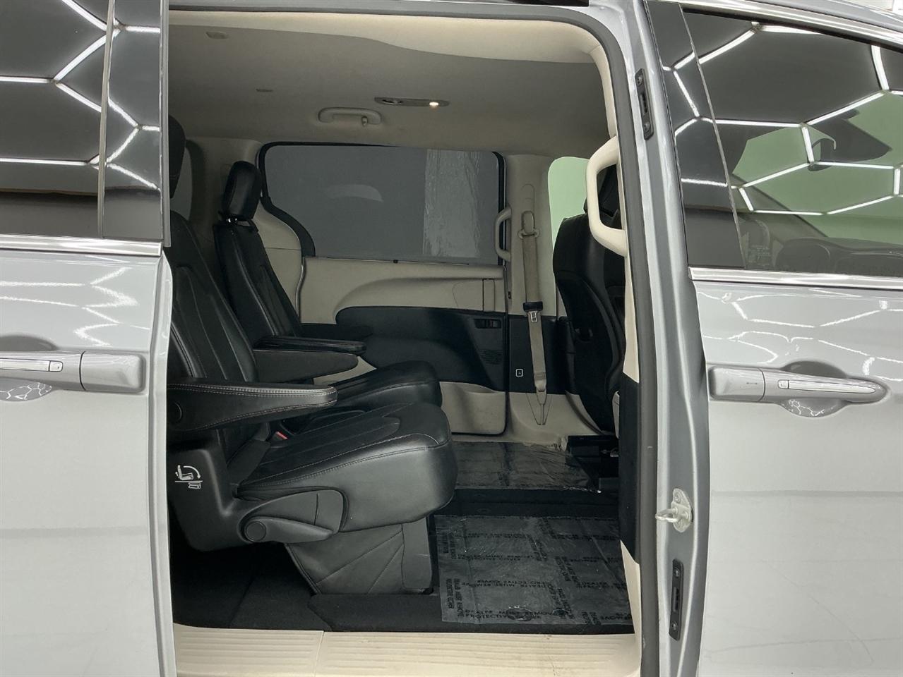 Chrysler Pacifica Touring L FWD 2020