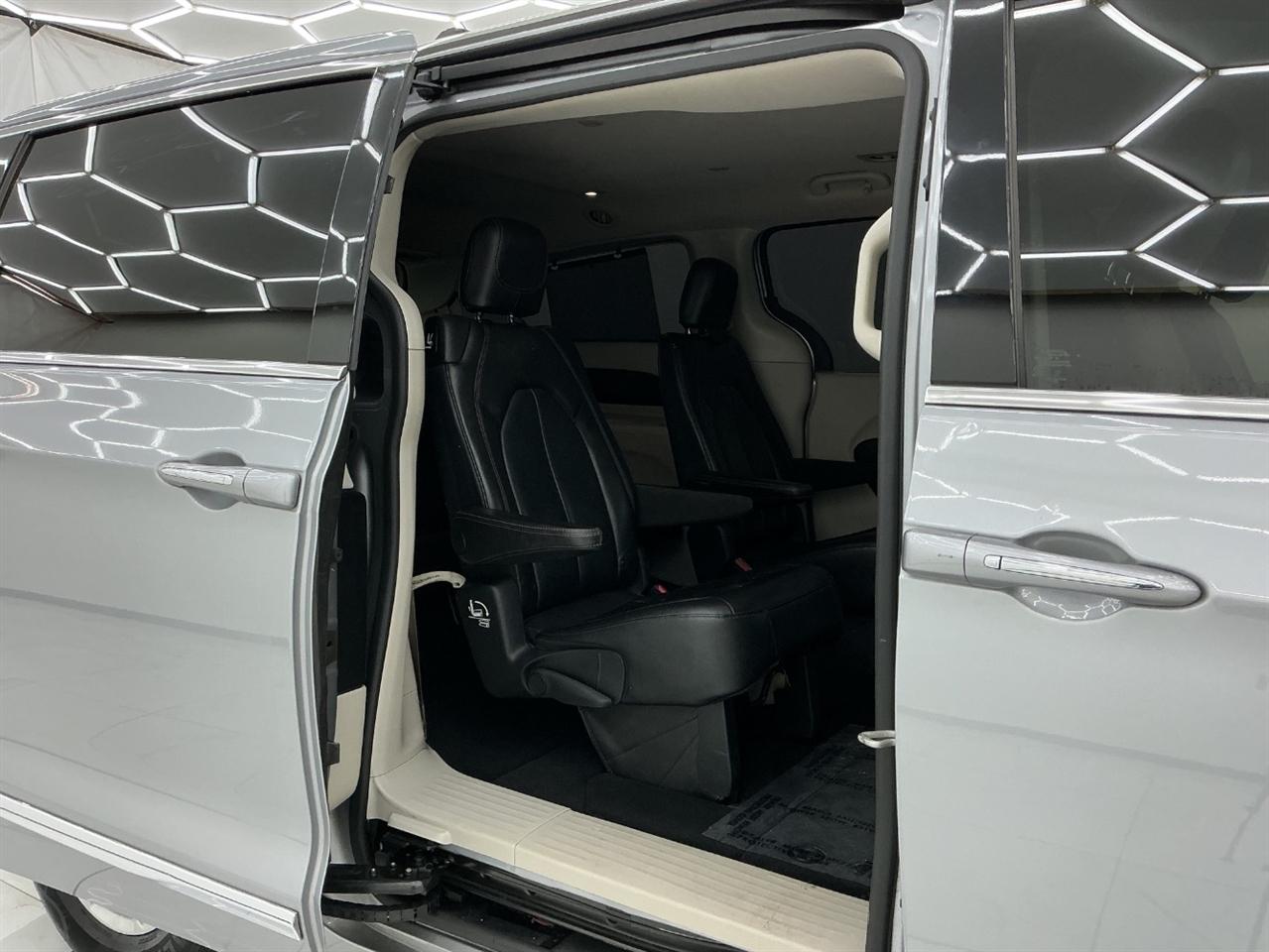Chrysler Pacifica Touring L FWD 2020