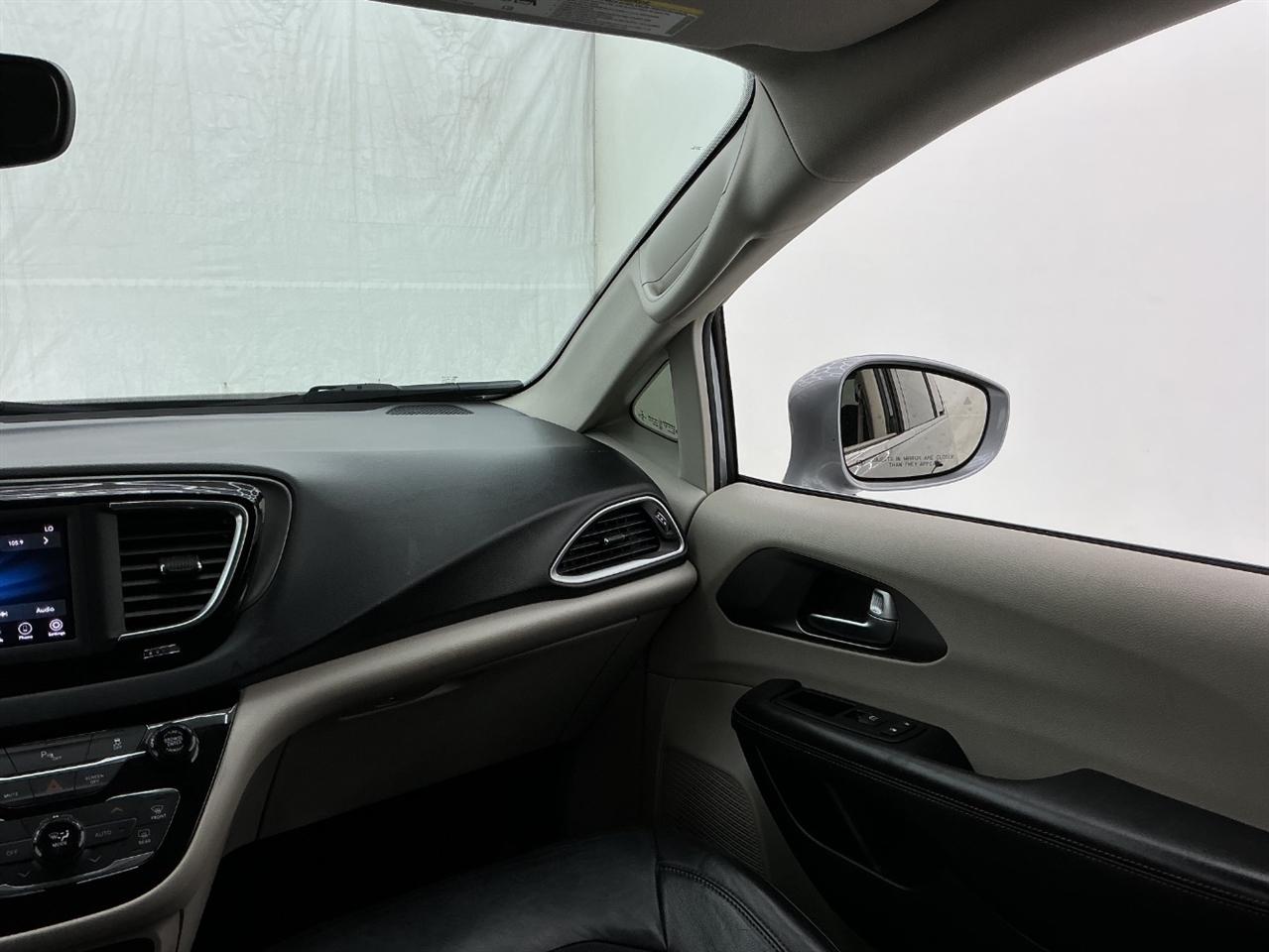 Chrysler Pacifica Touring L FWD 2020