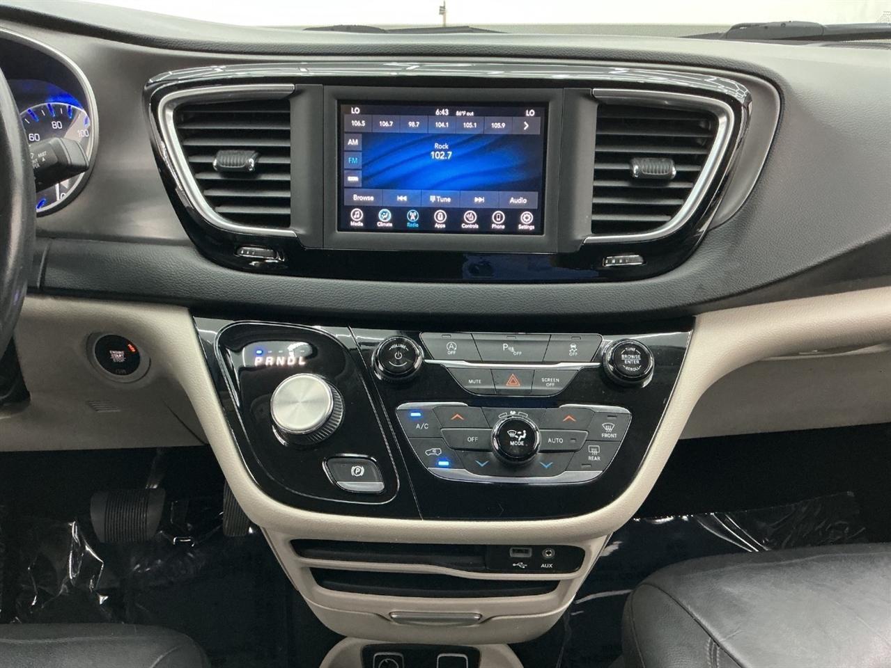 Chrysler Pacifica Touring L FWD 2020