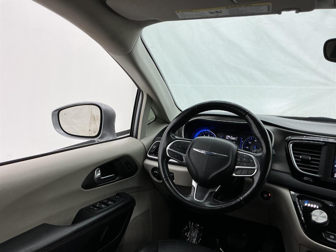 Chrysler Pacifica Touring L FWD 2020