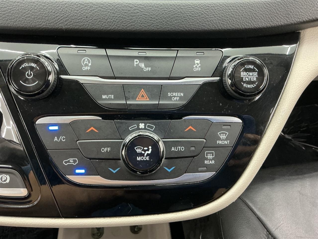 Chrysler Pacifica Touring L FWD 2020