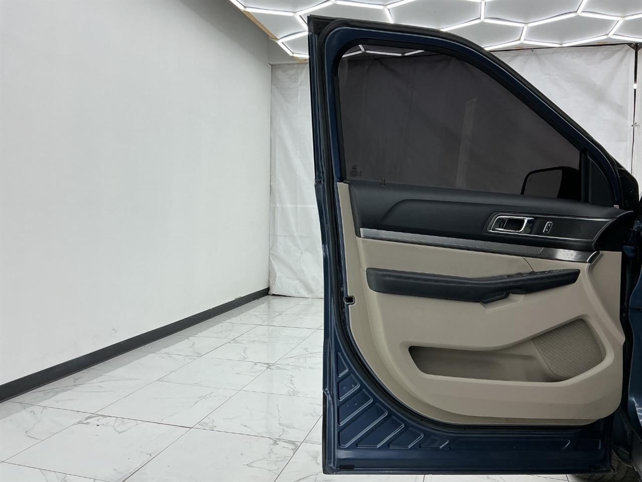 Ford Explorer XLT FWD 2019