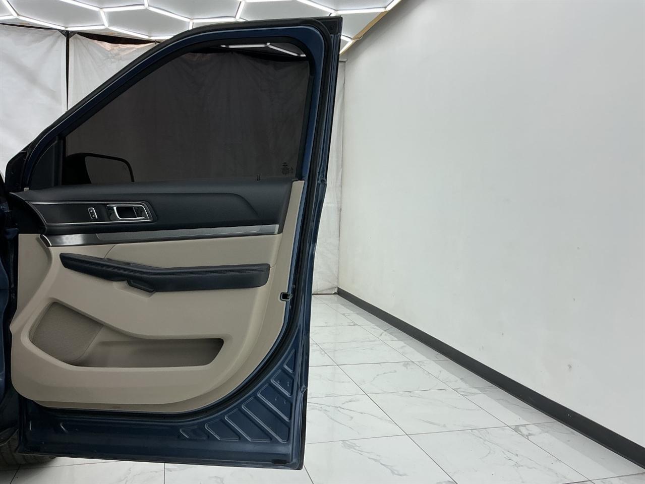 Ford Explorer XLT FWD 2019