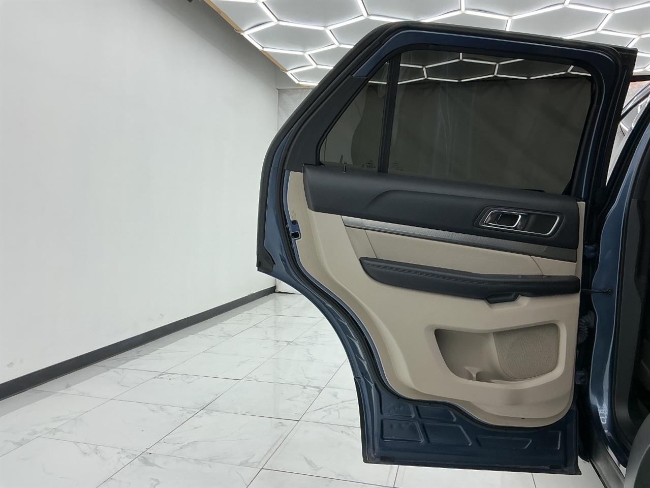 Ford Explorer XLT FWD 2019