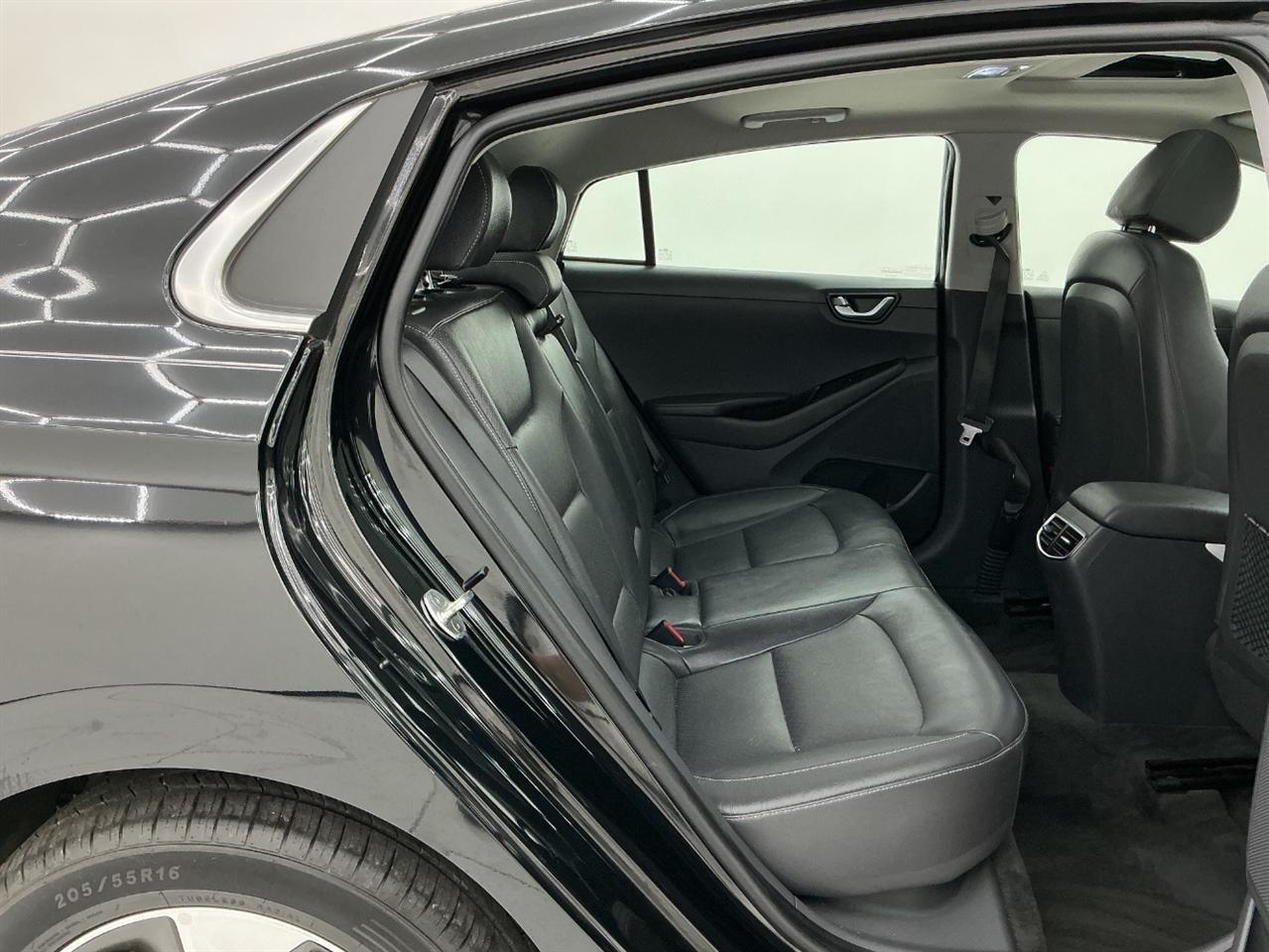Hyundai Ioniq Electric Limited Hatchback 2019
