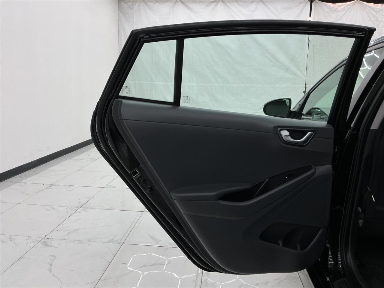 Hyundai Ioniq Electric Limited Hatchback 2019