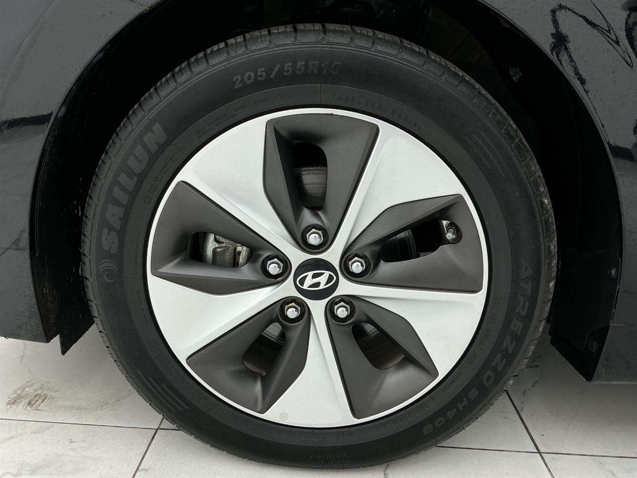 Hyundai Ioniq Electric Limited Hatchback 2019