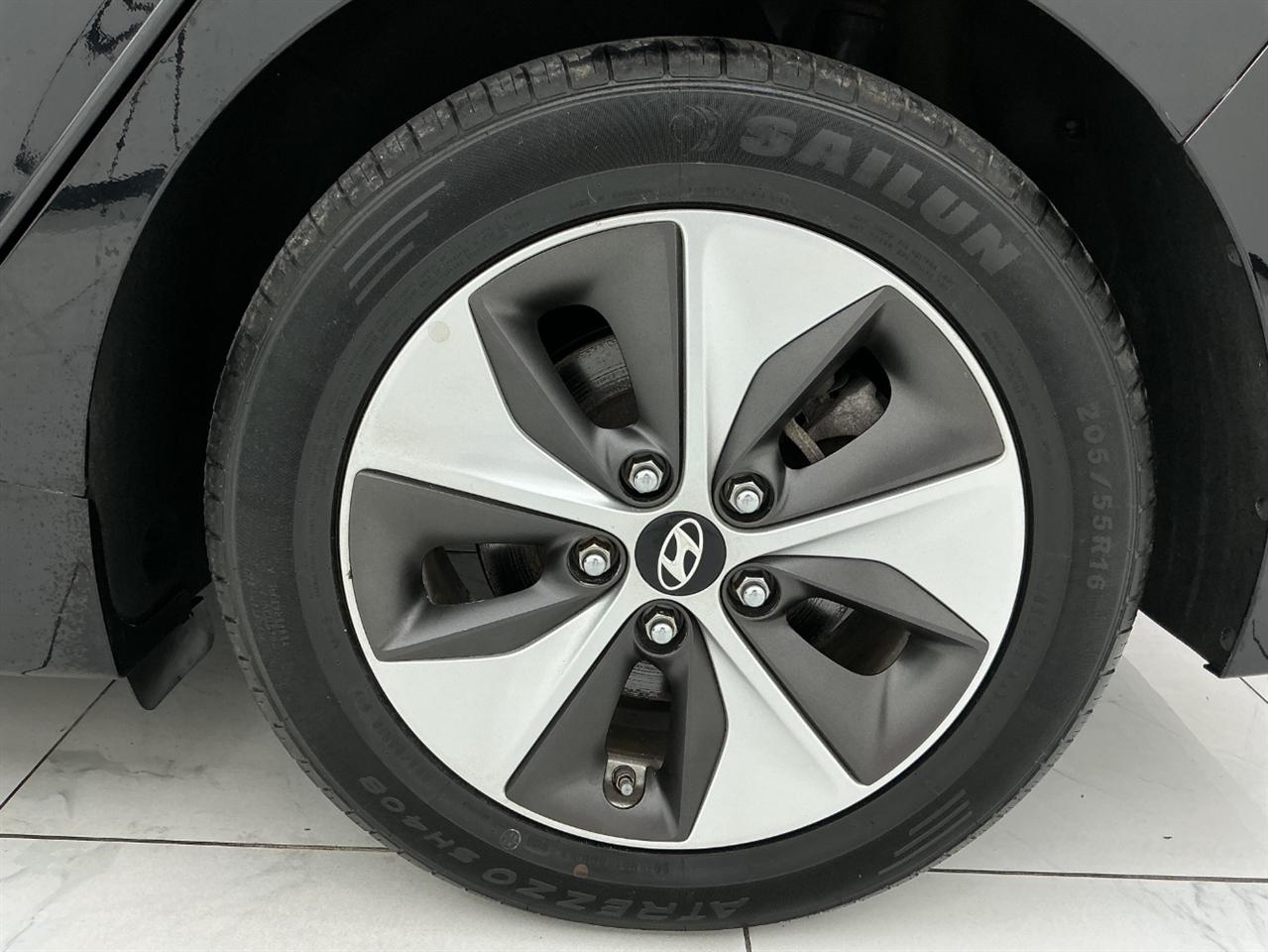 Hyundai Ioniq Electric Limited Hatchback 2019