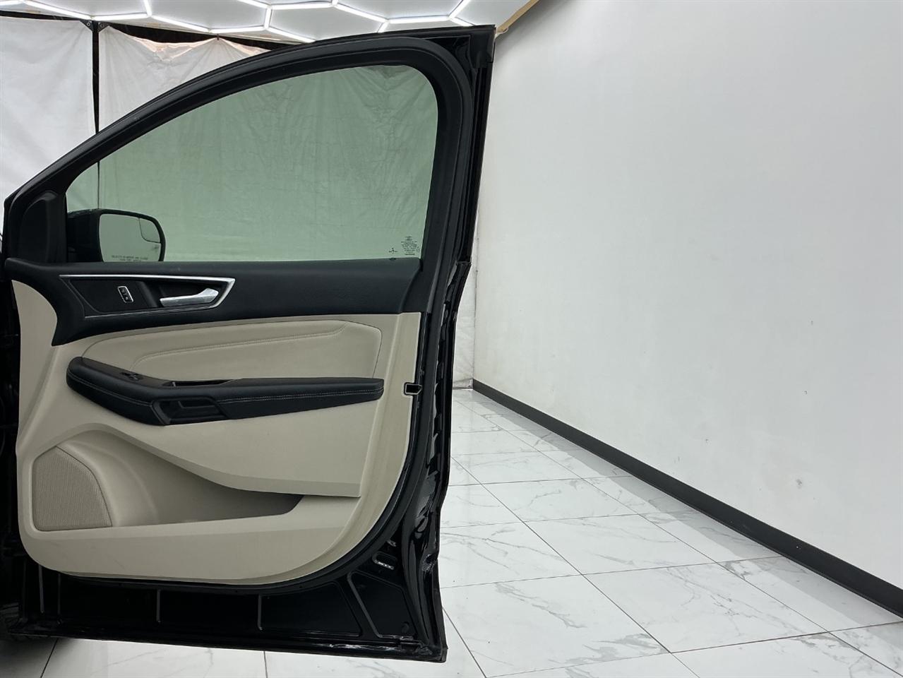 Ford Edge 4dr Titanium FWD 2016