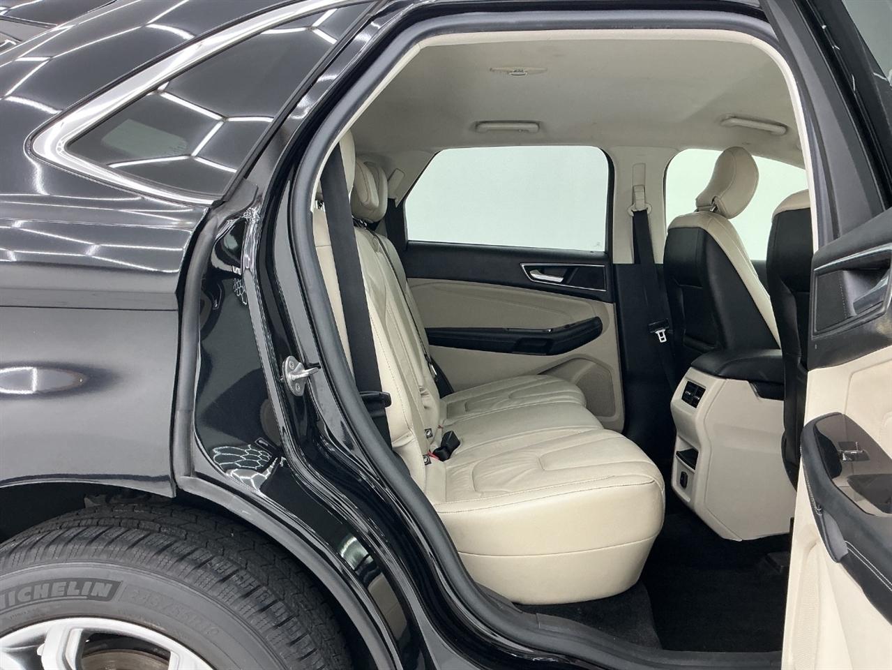 Ford Edge 4dr Titanium FWD 2016