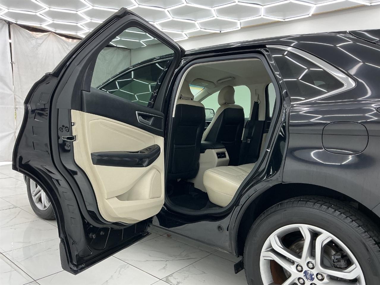 Ford Edge 4dr Titanium FWD 2016