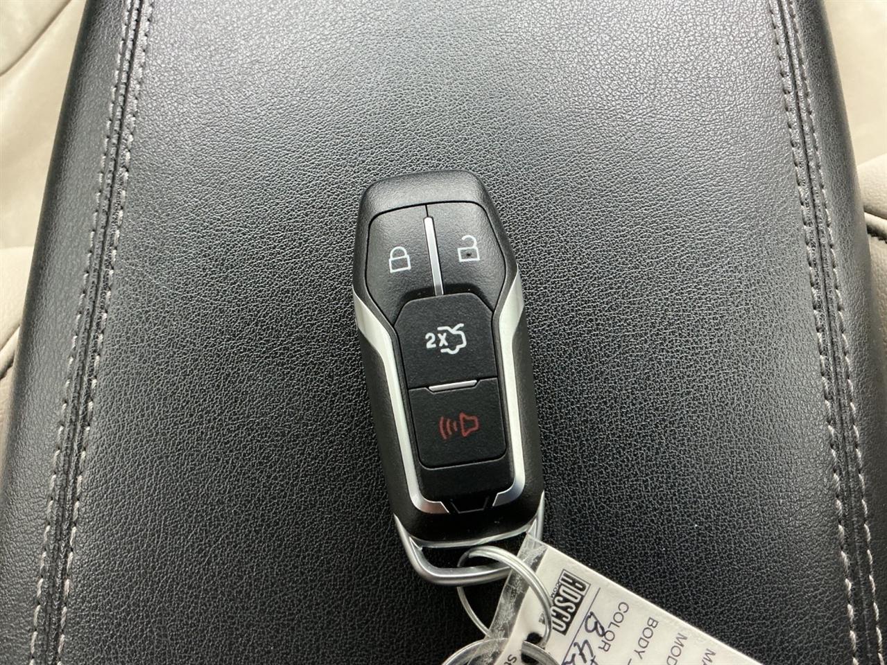 Ford Edge 4dr Titanium FWD 2016