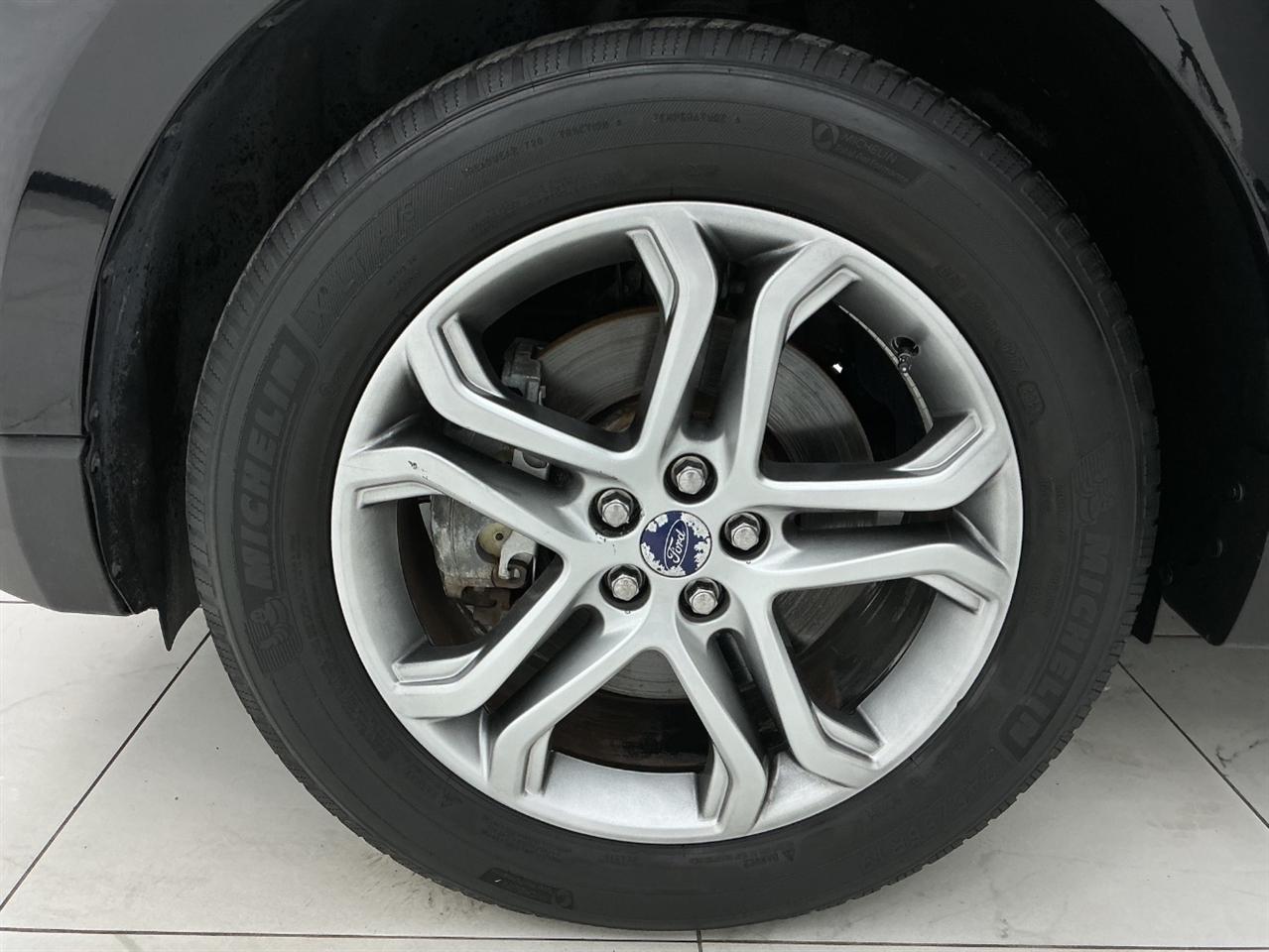 Ford Edge 4dr Titanium FWD 2016