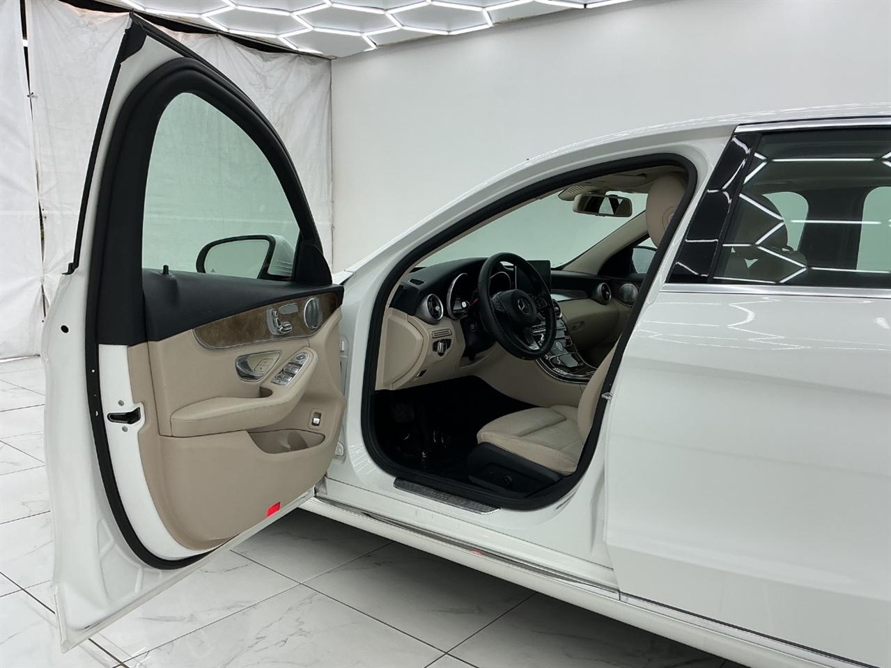 Mercedes-Benz C-Class 4dr Sdn C 300 4MATIC 2015