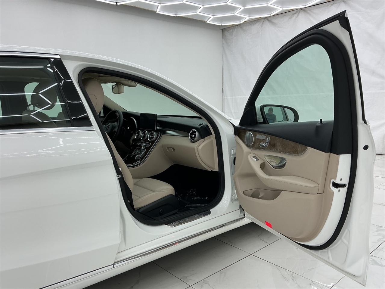 Mercedes-Benz C-Class 4dr Sdn C 300 4MATIC 2015