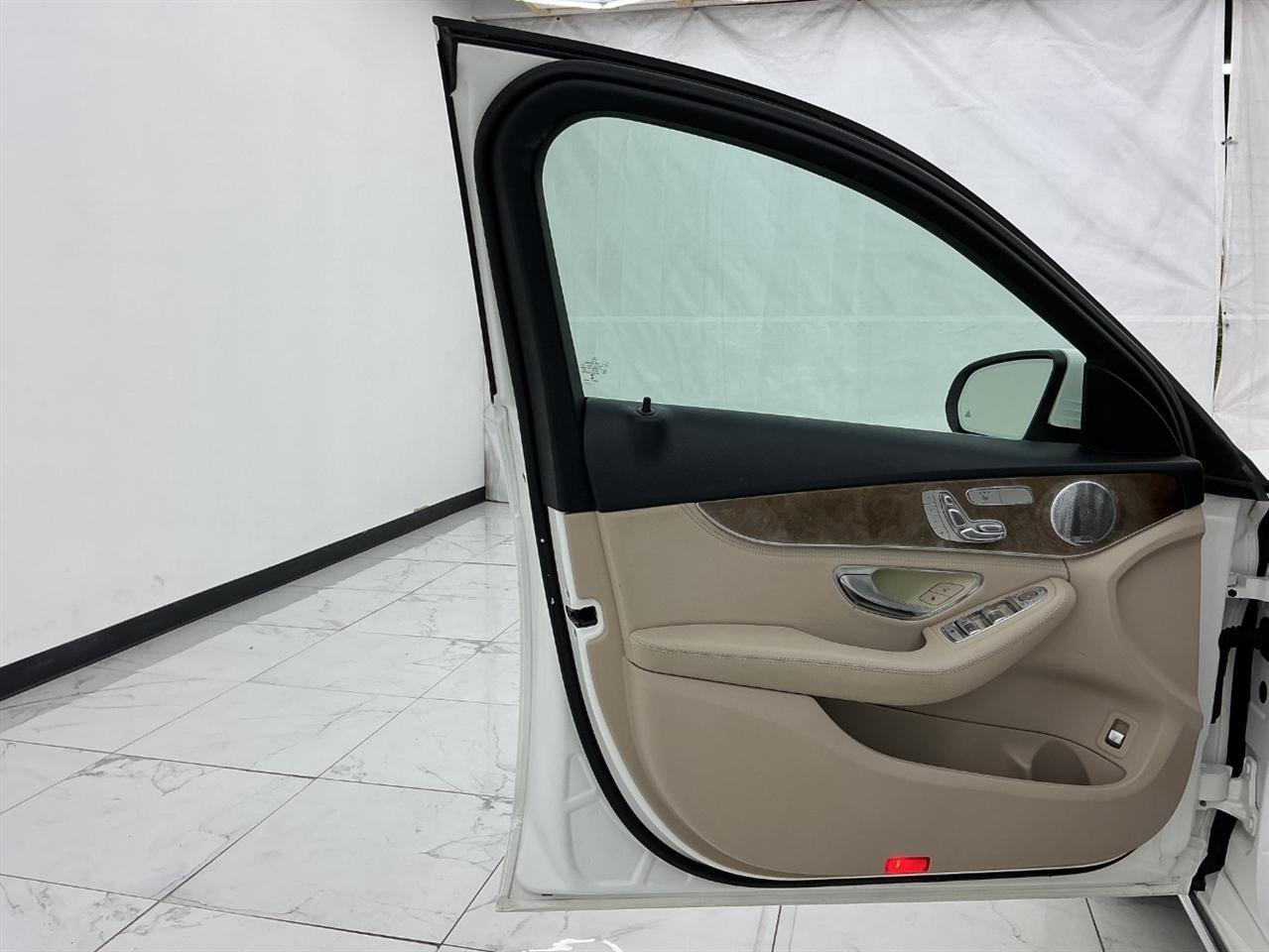 Mercedes-Benz C-Class 4dr Sdn C 300 4MATIC 2015
