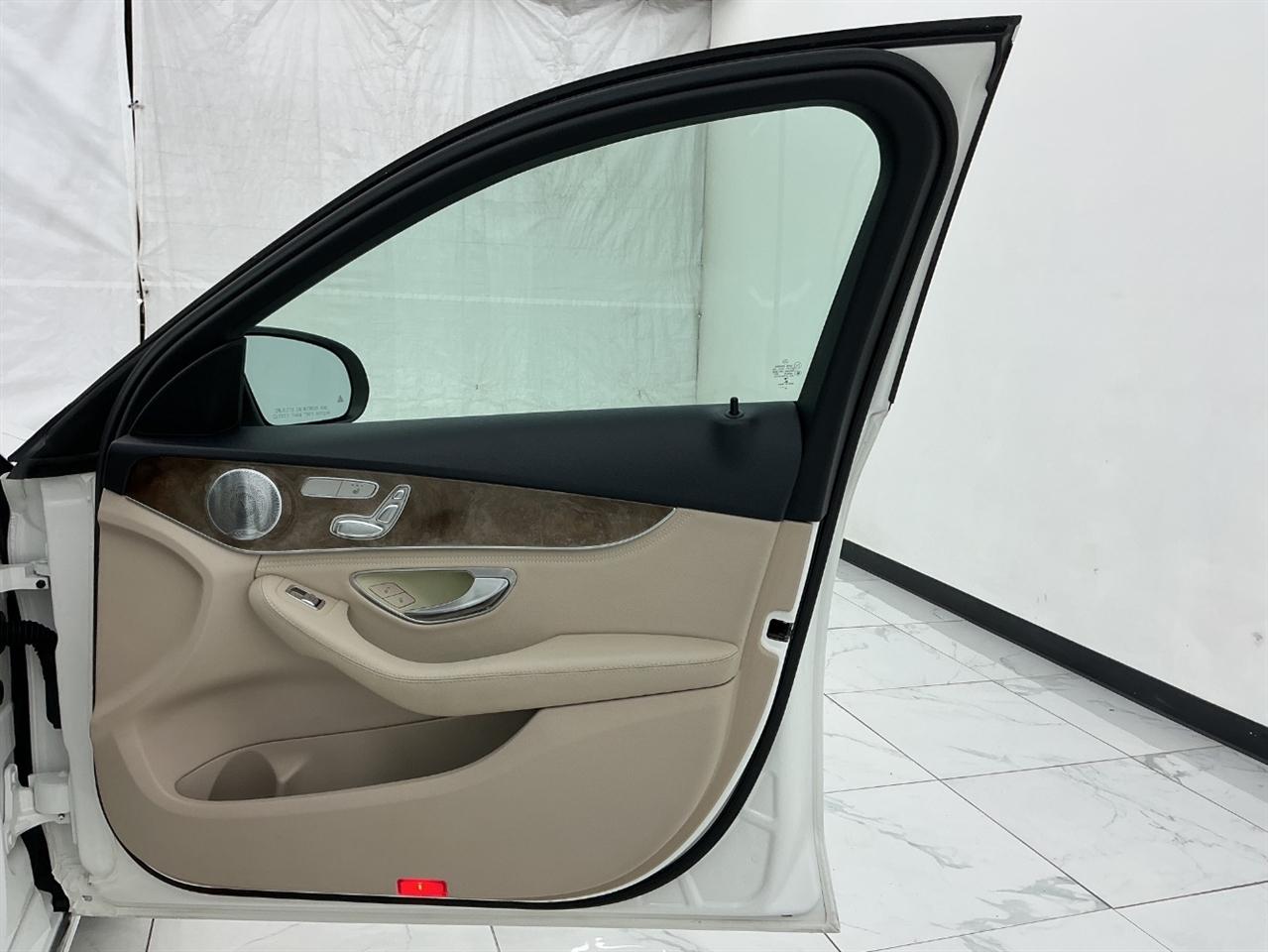 Mercedes-Benz C-Class 4dr Sdn C 300 4MATIC 2015