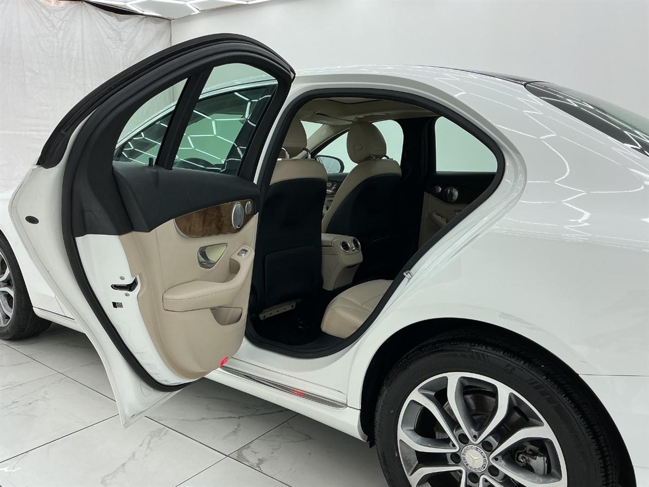 Mercedes-Benz C-Class 4dr Sdn C 300 4MATIC 2015