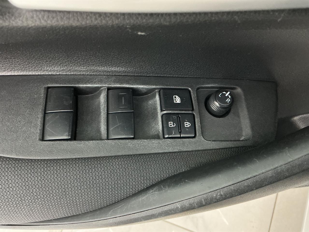 Toyota Corolla LE CVT (Natl) 2021