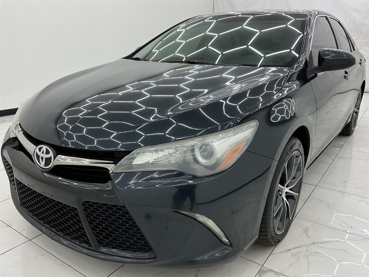Toyota Camry 4dr Sdn I4 Auto XLE (Natl) 2015