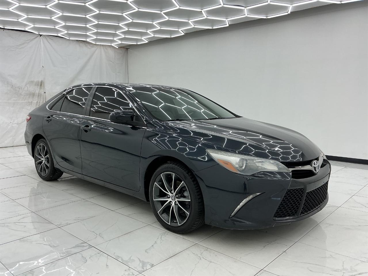 Toyota Camry 4dr Sdn I4 Auto XLE (Natl) 2015
