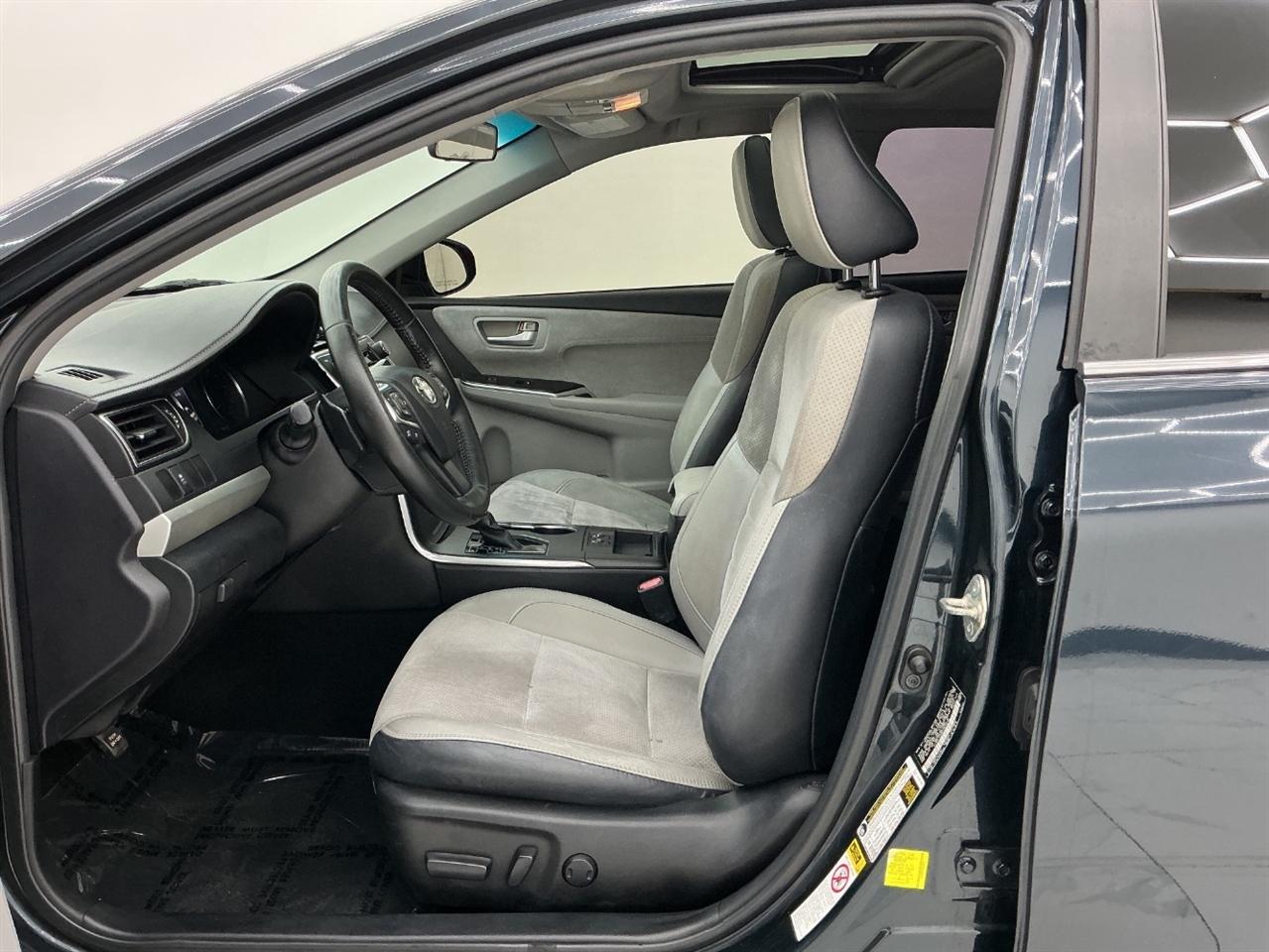 Toyota Camry 4dr Sdn I4 Auto XLE (Natl) 2015