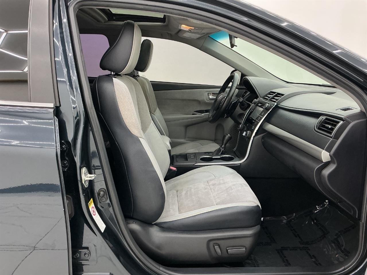 Toyota Camry 4dr Sdn I4 Auto XLE (Natl) 2015