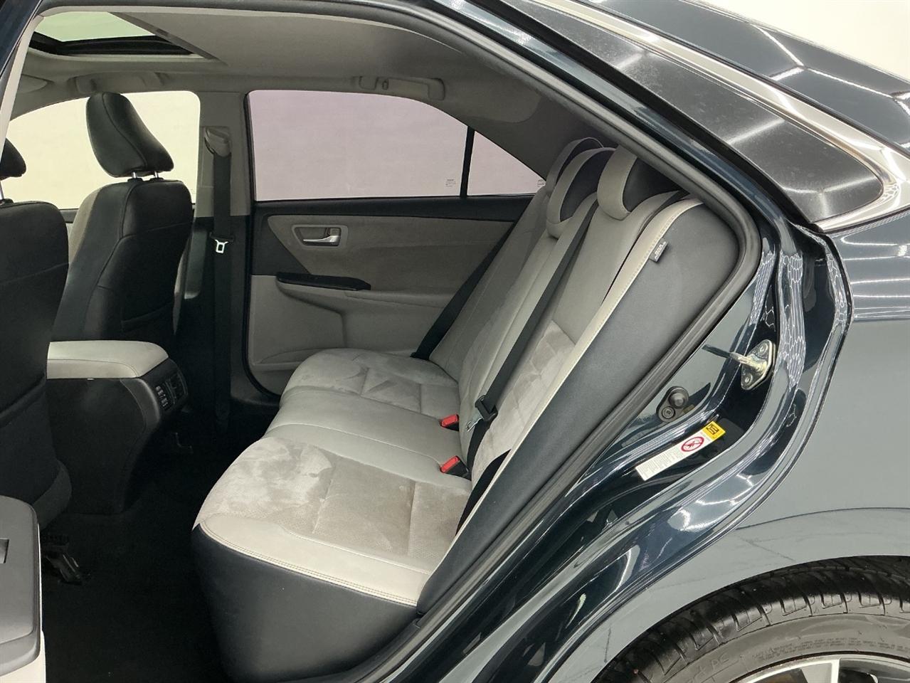 Toyota Camry 4dr Sdn I4 Auto XLE (Natl) 2015